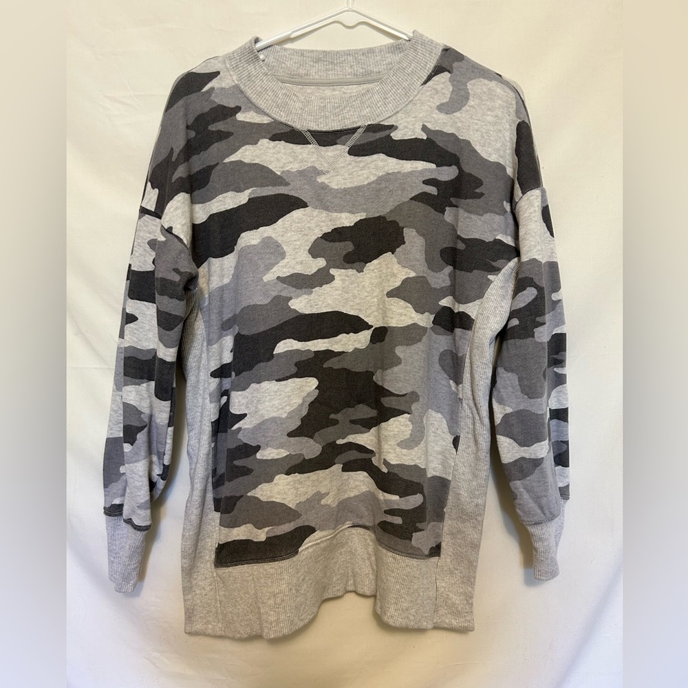Aerie Crew‎ Neck Hometown Desert Camo Sweatshirt Pullover Womens Size XS